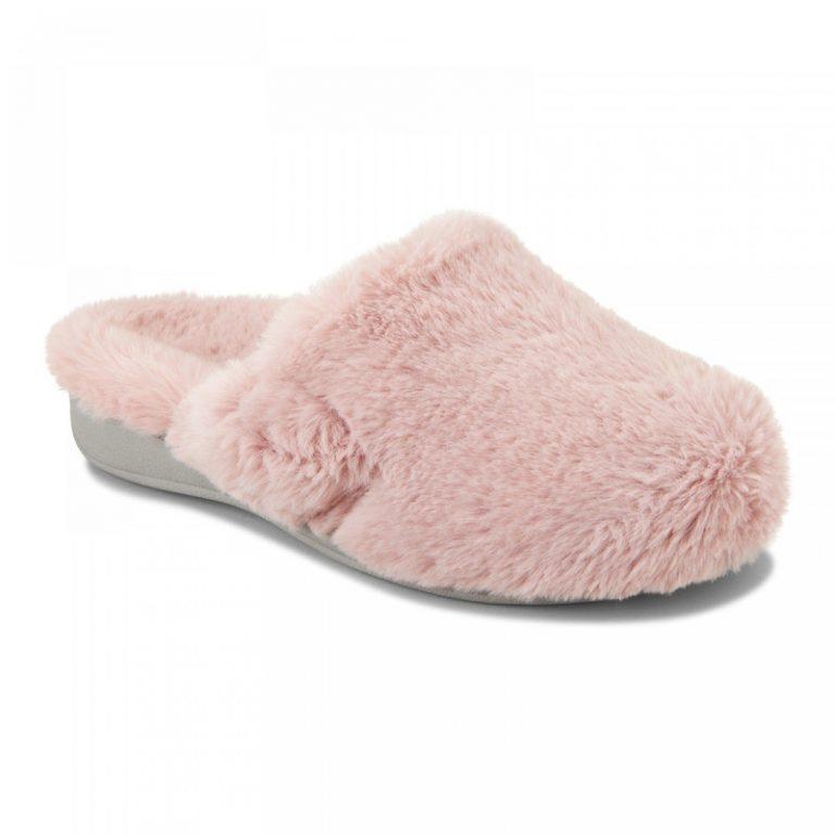 Most Amazing Women’s Plush Slippers You Could Put Your Feet In!