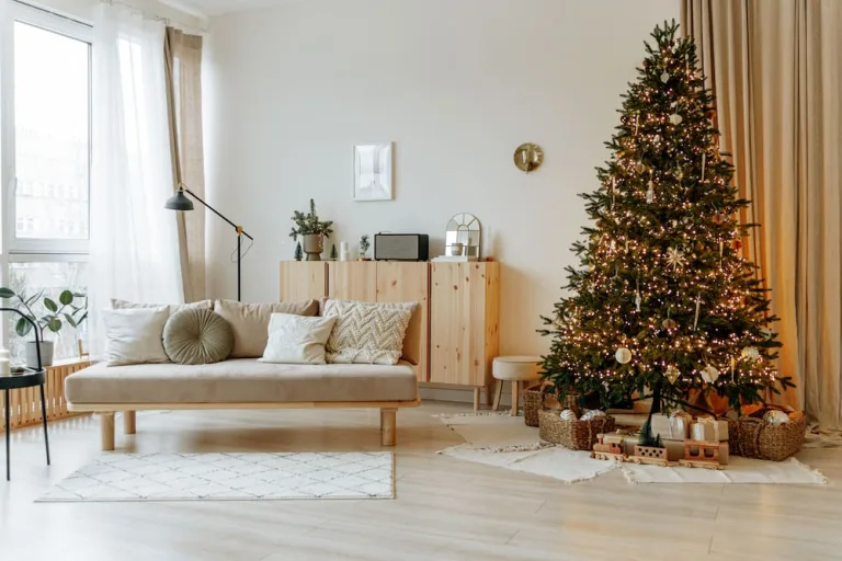 Easy Ways to Incorporate Minimalism Into Family Life: Decluttering Tips for the Holidays